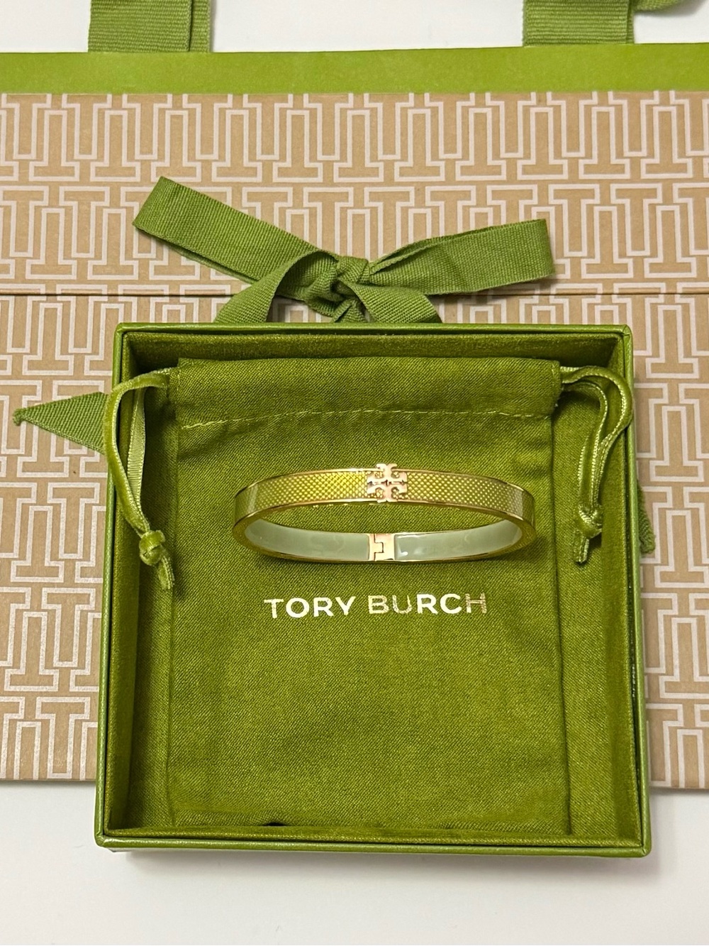 Tory Burch Medium Icon Guilloché Enamel Bracelet in the rose gold/mint